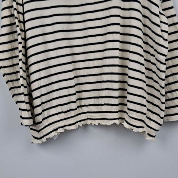 Ladies Pullover Blouse NWT - Picture 9 of 10